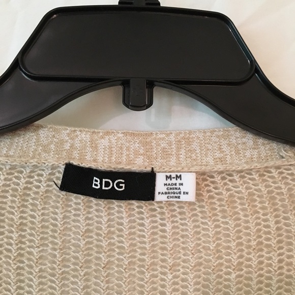 Beige loose knit cardigan from Urban Outfitters - Picture 3 of 3